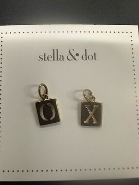 NWT Stella & Dot Gold XO Letter Charm Pair